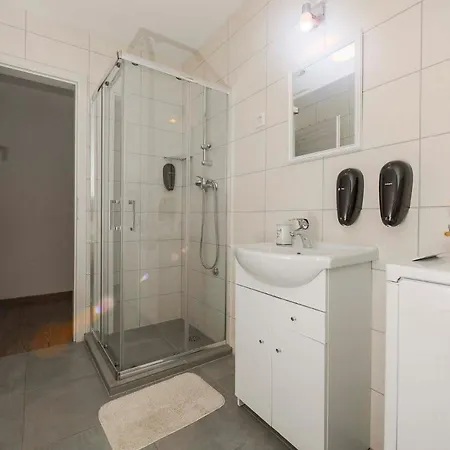 Rikli Near Bled 아파트 *